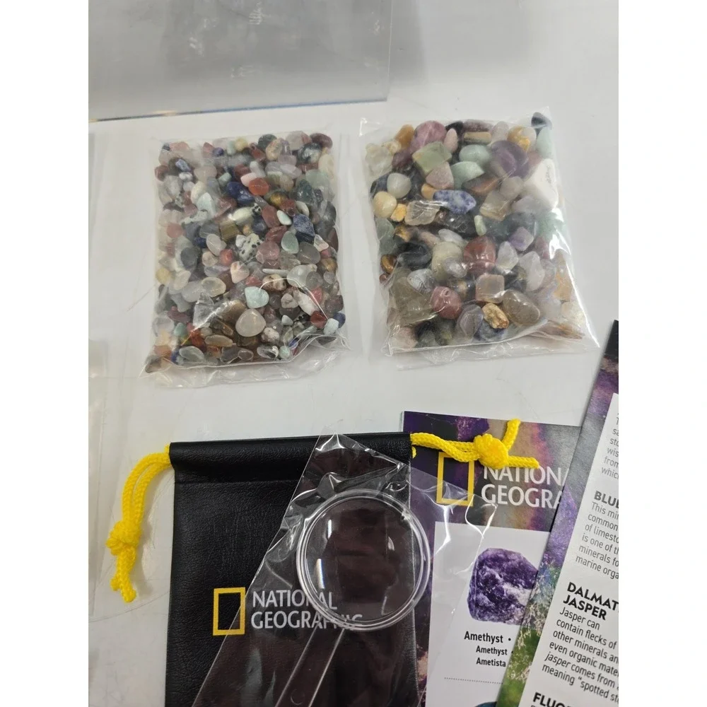 NATIONAL GEOGRAPHIC Rock Collection Box For Kids‎ 300 Piece Gemstones - OPEN BOX
